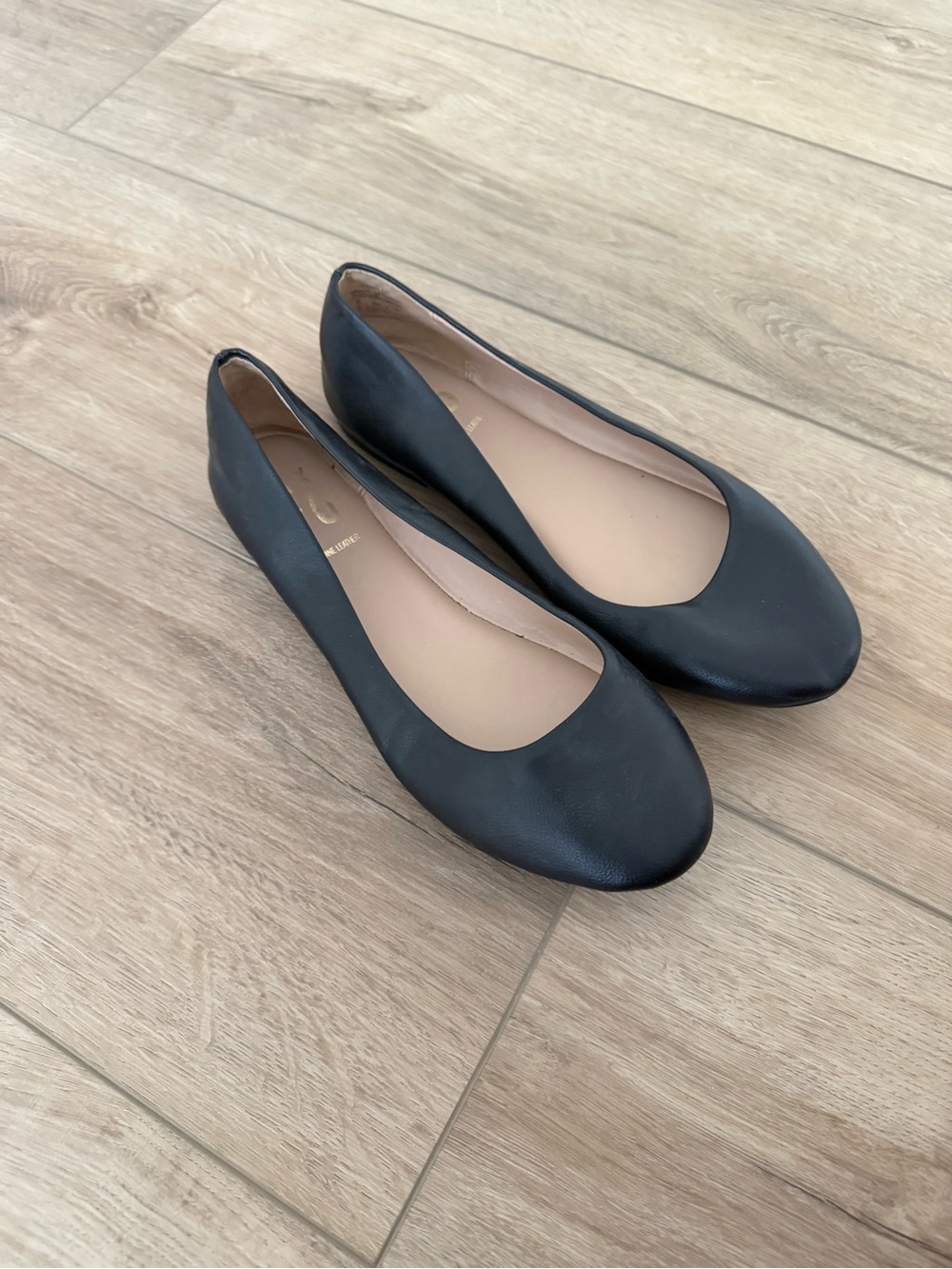 Xhilaration Black Women's Round-Toe Ballet Flats